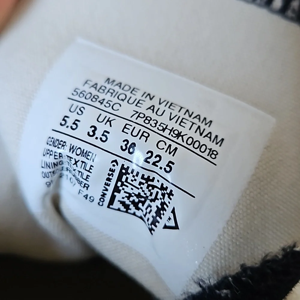 Converse Black Canvas High-Tops with White Details - Picture 7 of 8
